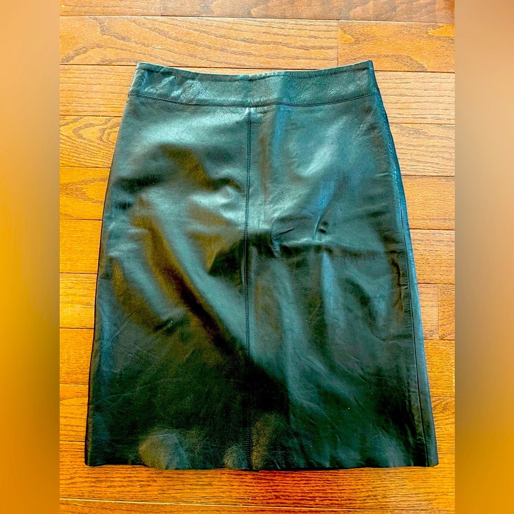 BCBG Max Azria Black Leather Skirt. Size 8.